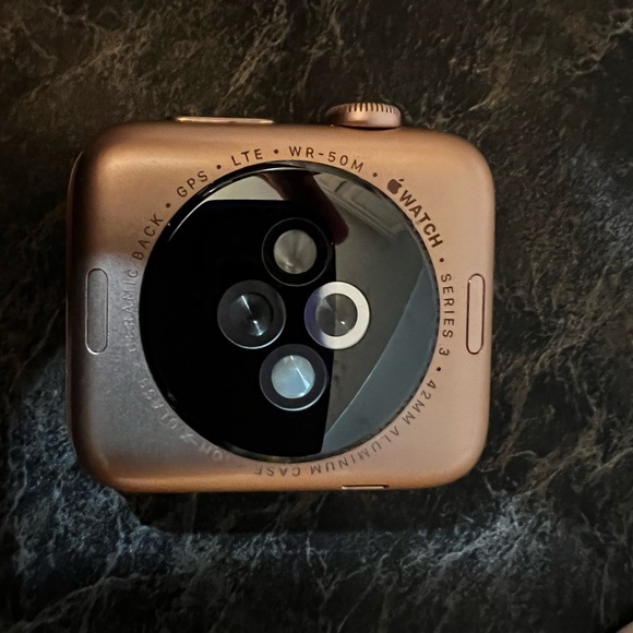 Apple Watch series 3 42mm rose gold - Picture 3 of 4